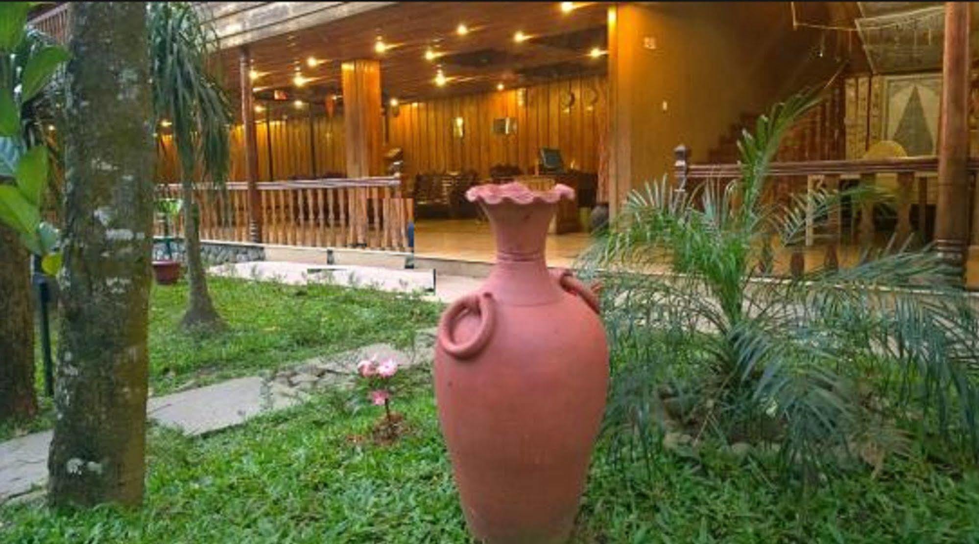 Hotel Woods N Spice - Thekkady Kumily Esterno foto